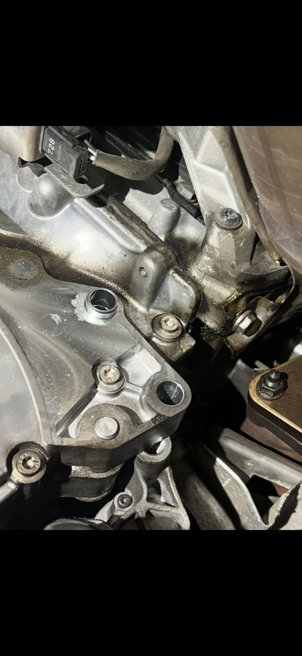Exterior and mounting area of the 2001 Silverado transfer case under the vehicle